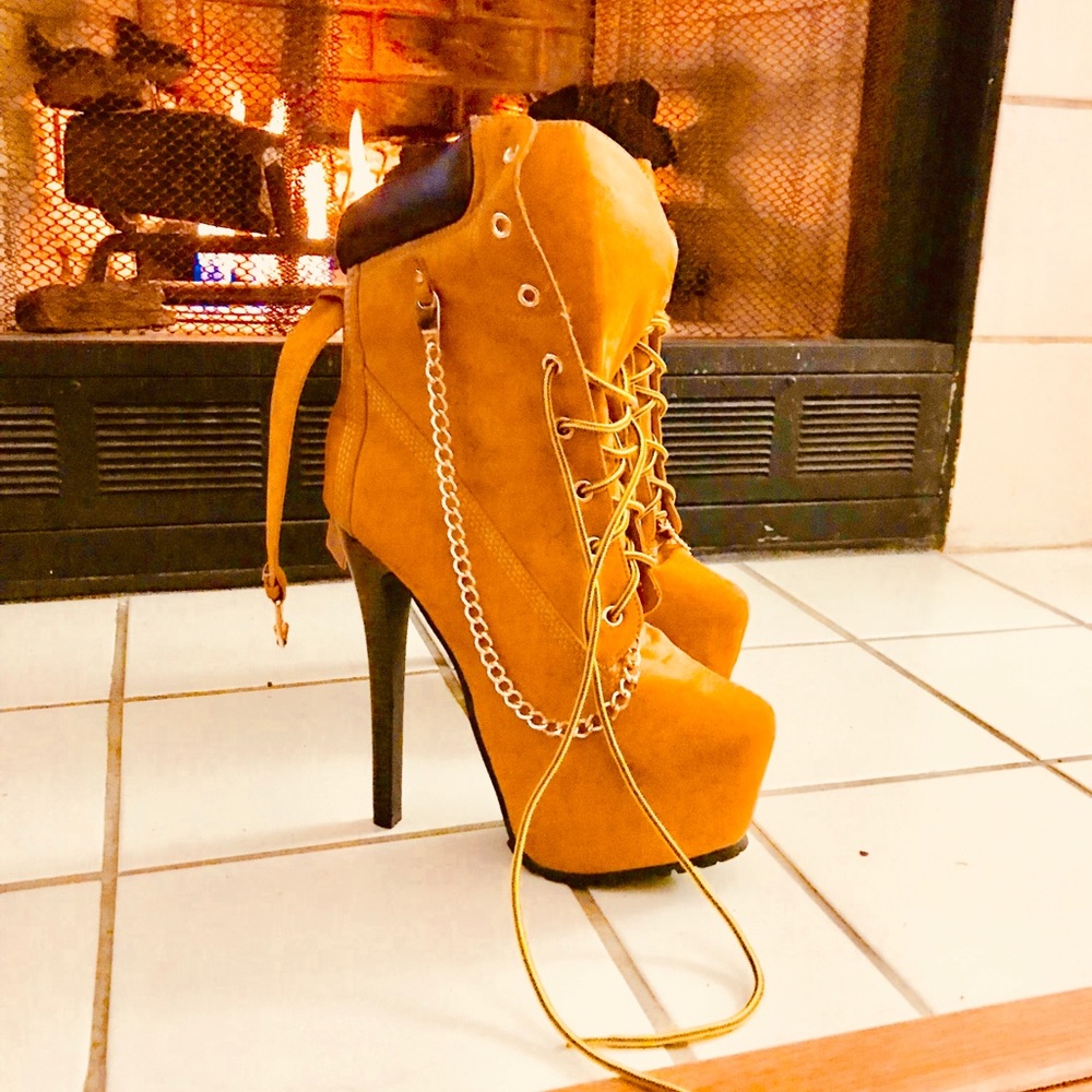 Gorgeous heel boots